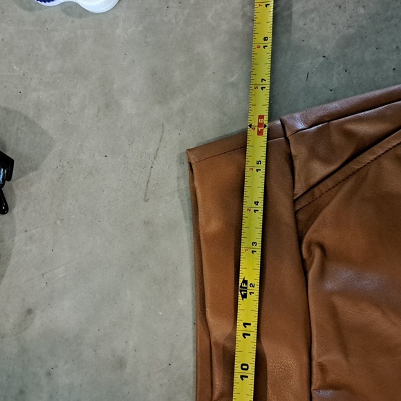 Nwot REWASH vegan leather shorts. Stretch waistband. Cognac color. Sz m. - Picture 5 of 7
